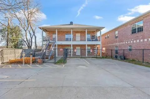 Duplex with Two 4BR/4BA Units