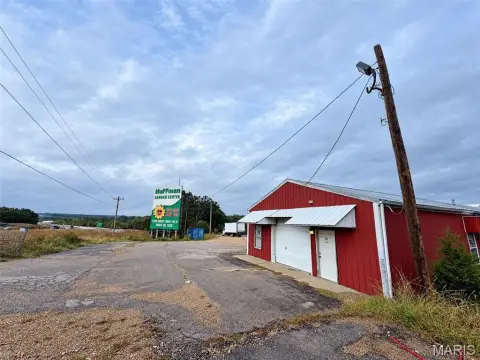Warehouse with Highway Frontage