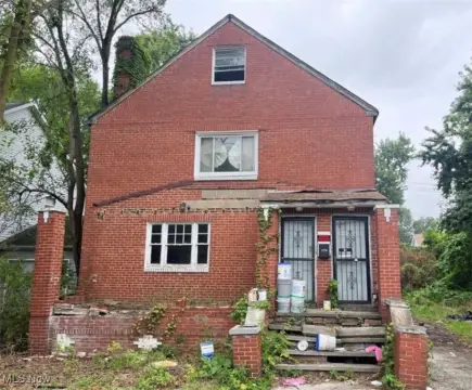 Spacious Duplex Brick Building
