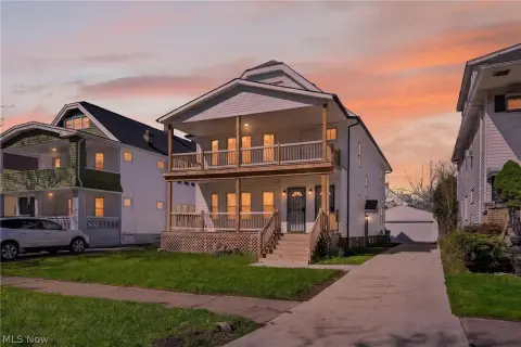 Renovated Triplex: Turnkey Investment Opportunity