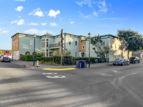 Turnkey Mixed-Use Commercial Building