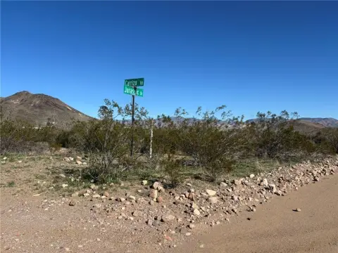 Corner Lot in Golden Valley