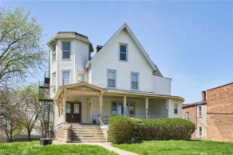 10-Unit Apartment Building