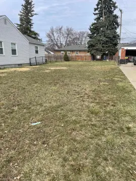 Residential Land in Warren, MI