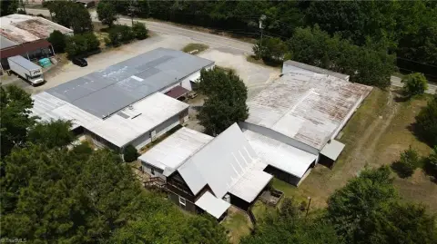 Versatile Industrial Complex in Thomasville