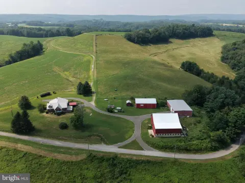 Farm with Agricultural Buildings