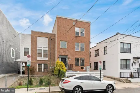 Spacious Duplex in Ivy City
