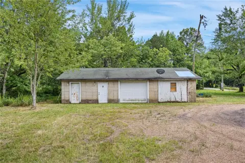 Automotive Property with Parking