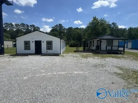 Retail Space in Hazel Green