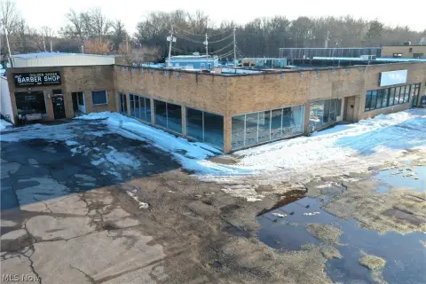 Versatile Commercial Space in Westlake