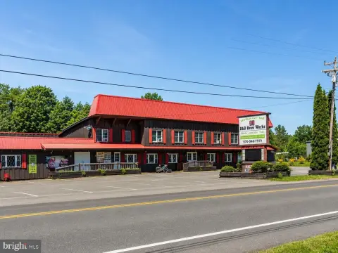 Restaurant and Pub with Hotel