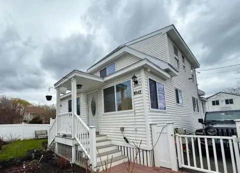Portland Commercial Property with Garage