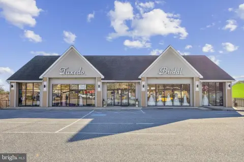 Commercial Showroom with Parking