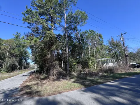 Ocean Springs Buildable Lot