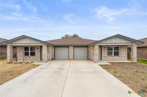 Well-Maintained Duplex with No HOA