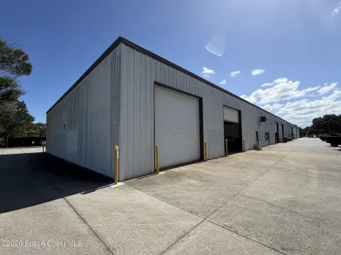 Warehouse Unit with Outdoor Storage