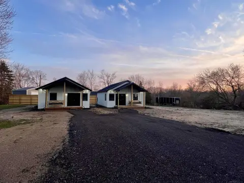 Unique Duplex Near I-96