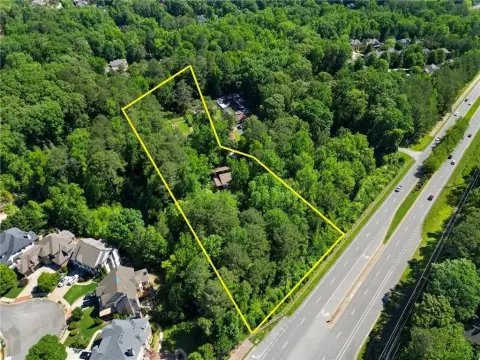 Roswell Estate with Development Potential