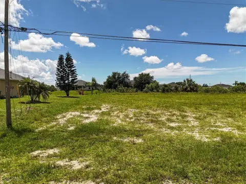 Residential Lot in Cape Coral