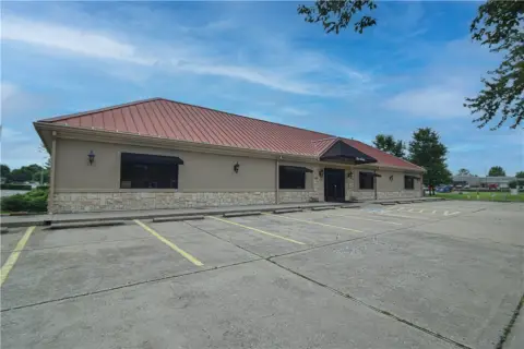 Medical Office with Flexible Layout
