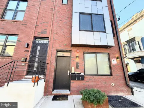 Triplex Near Temple University