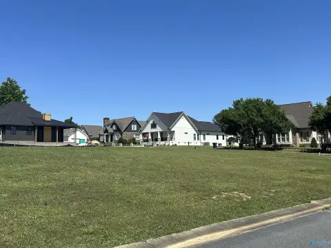 Residential Lot in Water's Edge