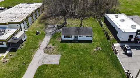 High-Visibility Commercial Lot
