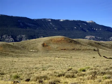 Secluded Land at Pryor Mountains Foot