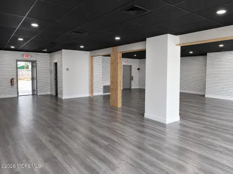 Specialty Property with Display Window