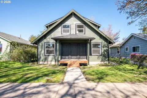 Renovated Triplex: Investment Opportunity