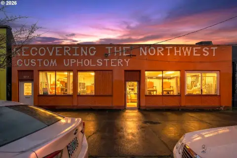 Mixed-Use Property in Foster-Powell