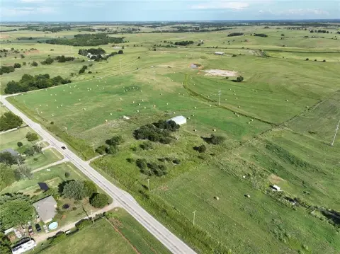 Cross-Fenced Ranch with Barn Pens