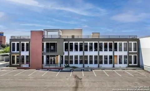 San Antonio Commercial Building For Sale