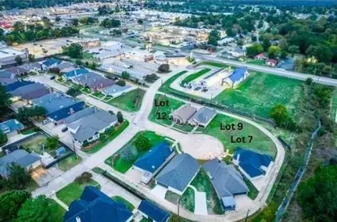 Residential Land in Paris, TX