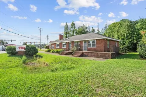 Commercial Land in High-Traffic Area