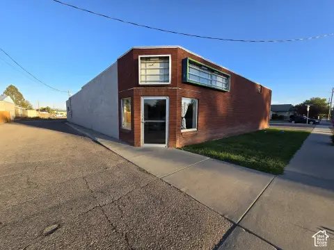 Mixed-Use Building with Warehouse
