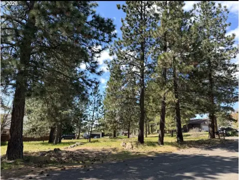 Residential Land in Desirable Neighborhood