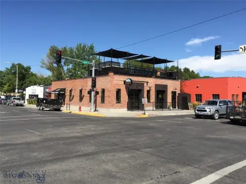 Historic NNN Commercial Building