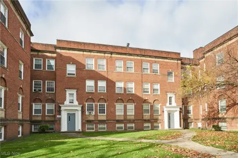 28-Unit Brick Apartment Building
