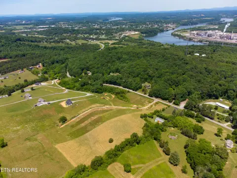 Unrestricted Land in Loudon County