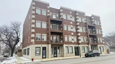 Chicago Mixed-Use Elevator Building