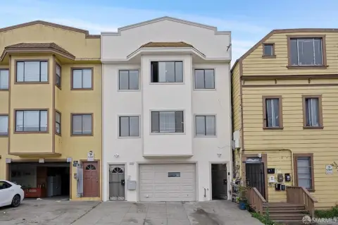 Contemporary 3-Unit Residential Income