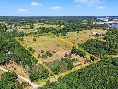 19.5-Acre Residentially Zoned Farmstead Land