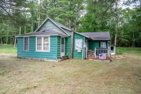 Camp Douglas Wooded Land Cabin