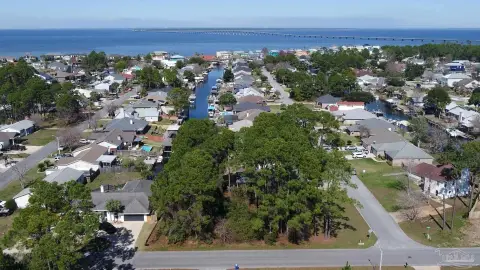Gulf Breeze Canal-Front Lot