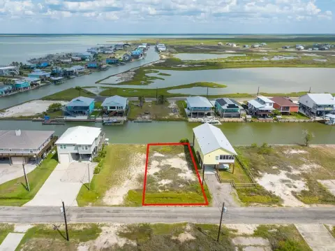 Residential Canal-Front Lot in Rockport