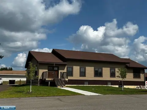 Spacious Office Building in Babbitt