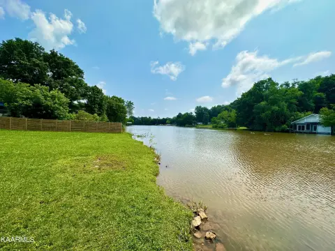 Waterfront Land in Louisville, TN