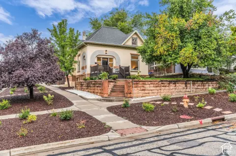 Duplex with Separate Apartment