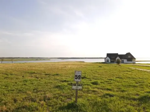 Lakefront Land in Honey Grove